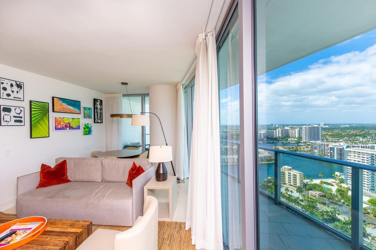 Lyfe Resort & Residences Hollywood Bagian luar foto