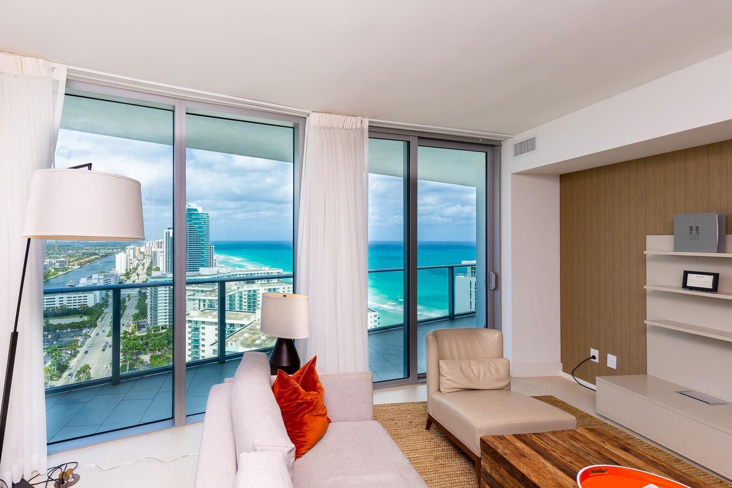 Lyfe Resort & Residences Hollywood Bagian luar foto