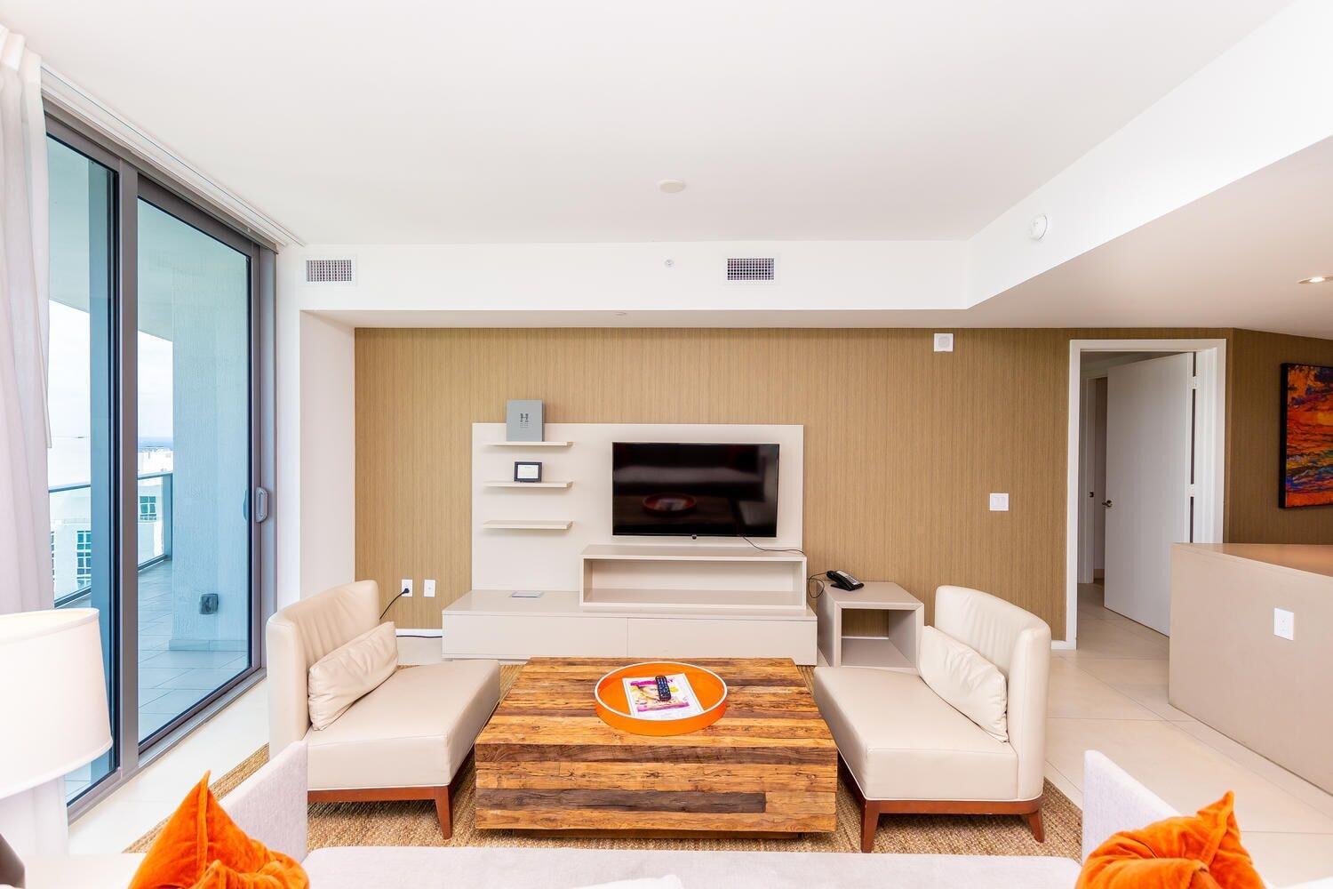 Lyfe Resort & Residences Hollywood Bagian luar foto