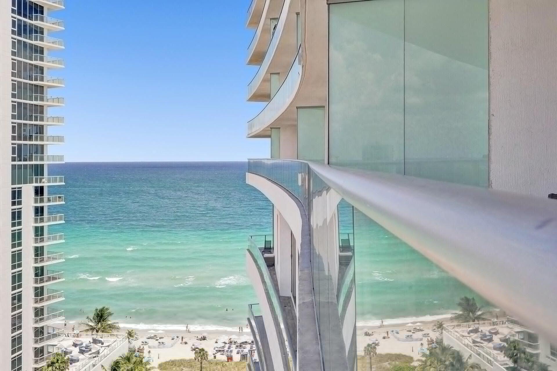 Lyfe Resort & Residences Hollywood Bagian luar foto