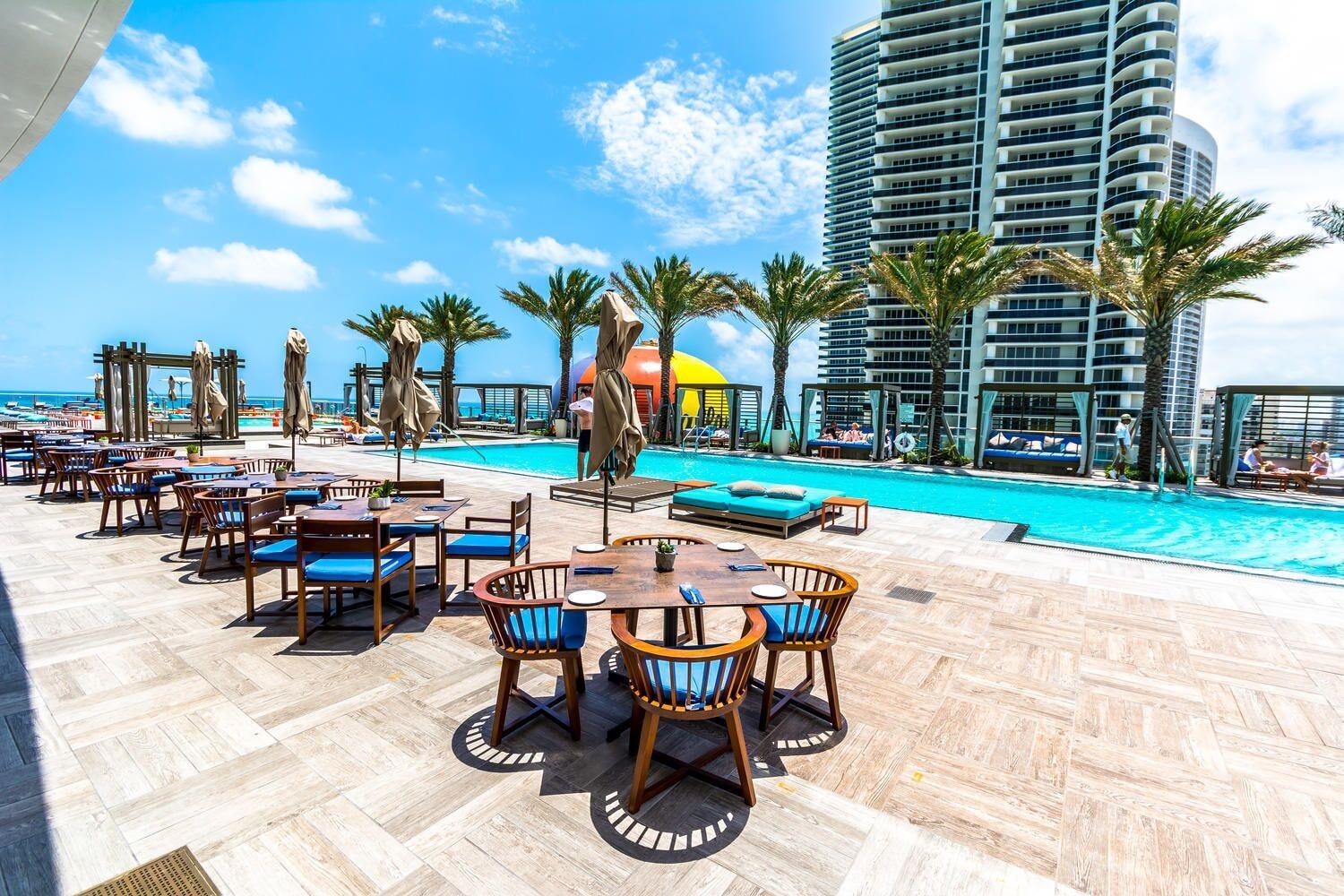 Lyfe Resort & Residences Hollywood Bagian luar foto