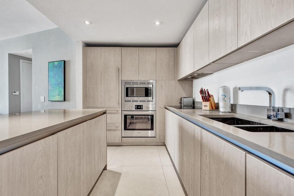 Lyfe Resort & Residences Hollywood Bagian luar foto