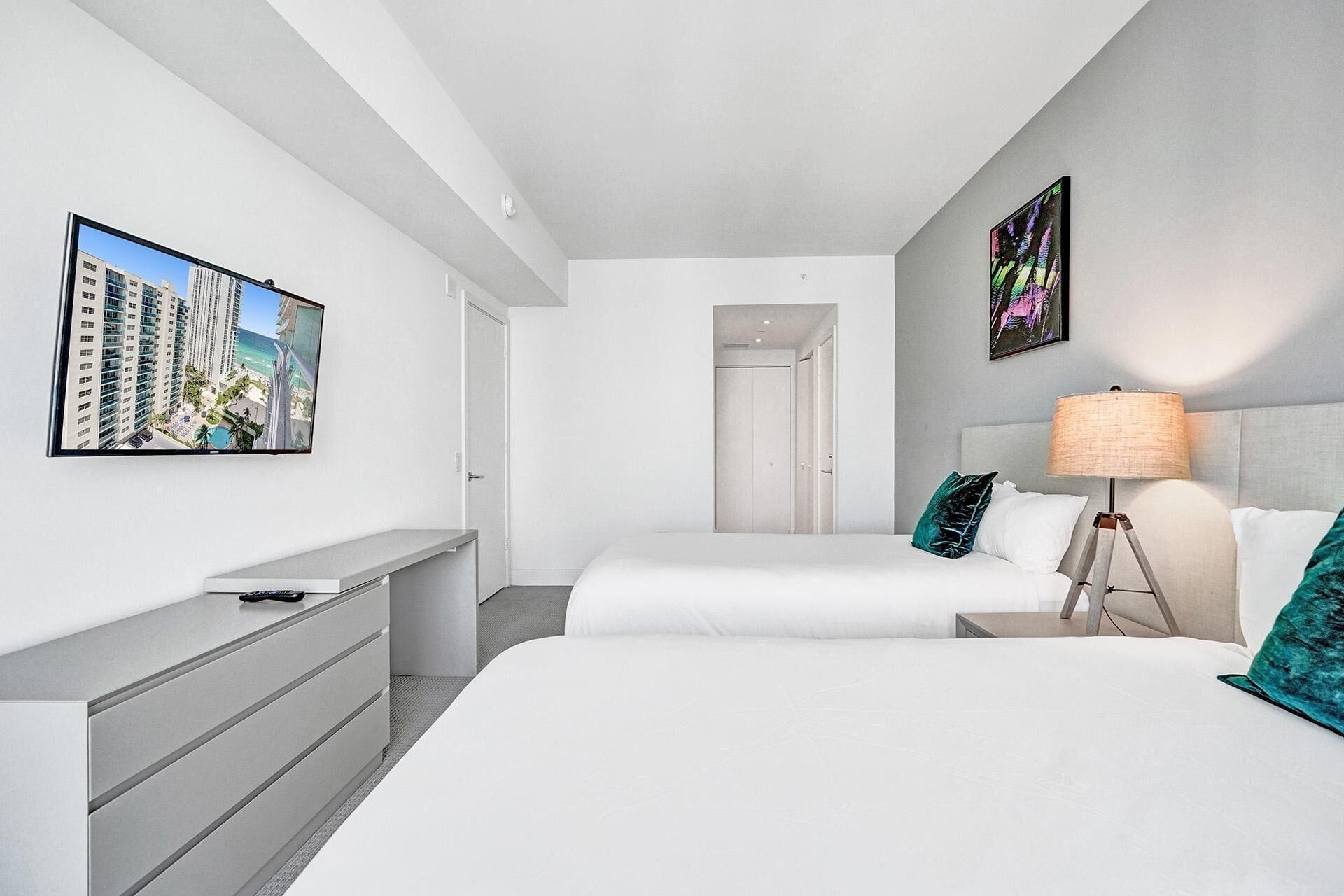 Lyfe Resort & Residences Hollywood Bagian luar foto