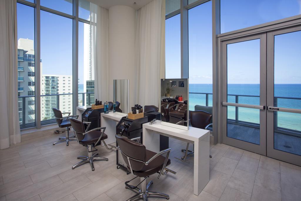Lyfe Resort & Residences Hollywood Bagian luar foto