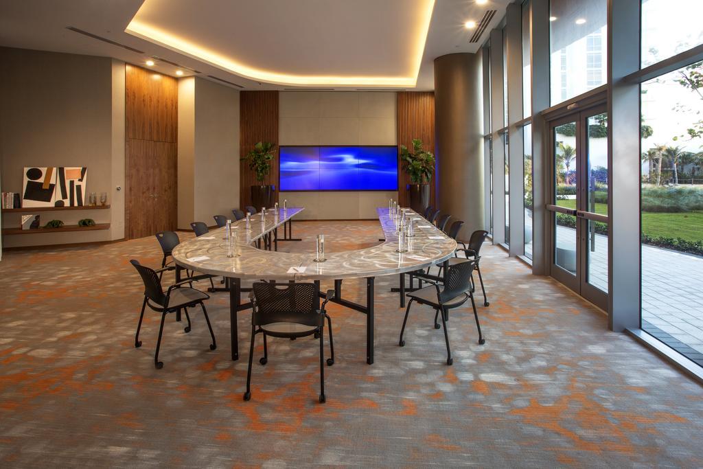 Lyfe Resort & Residences Hollywood Bagian luar foto