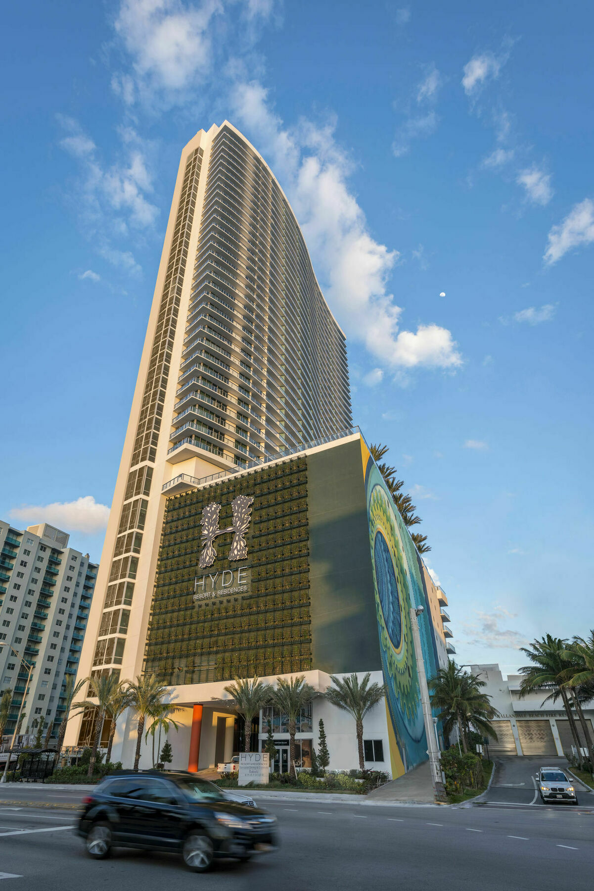 Lyfe Resort & Residences Hollywood Bagian luar foto